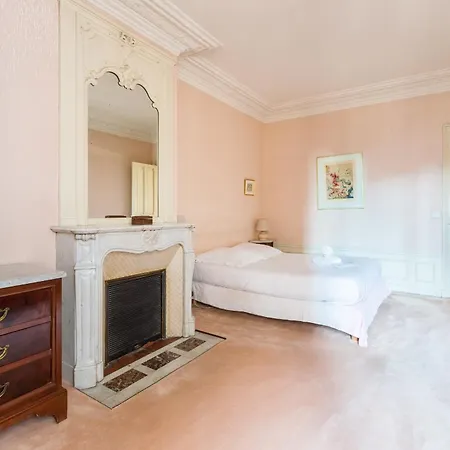 Le Laos - Tour Eiffel - Metro 6 Cambronne Apartment Paris